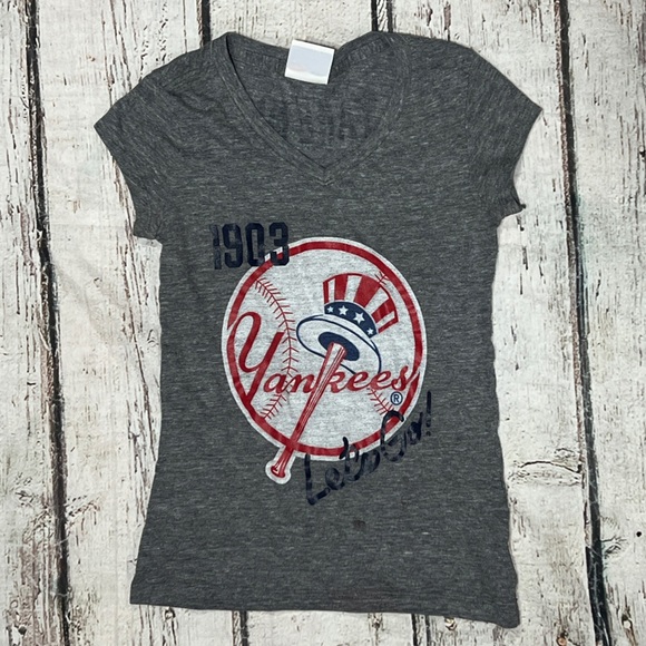 Women's New York Yankees MLB Baseball SOFT Tee Tshirt - Picture 1 of 6